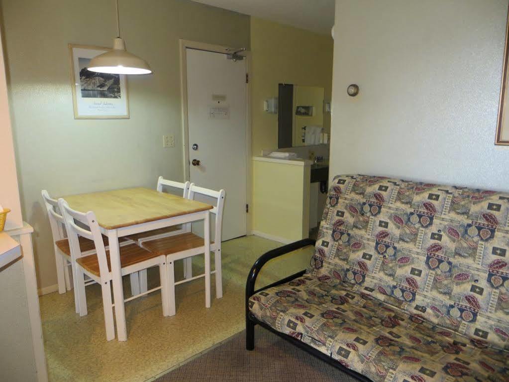 Harrison Village Motel Харрисон-Хот-Спрингс Экстерьер фото